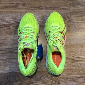 Asics GT-2000 2 Ladies Size 12 Yellow/Pink New